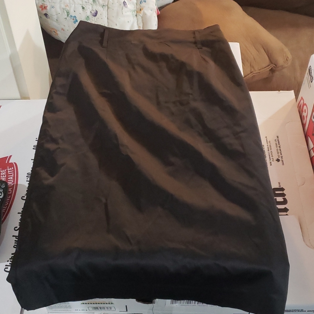 black skirt